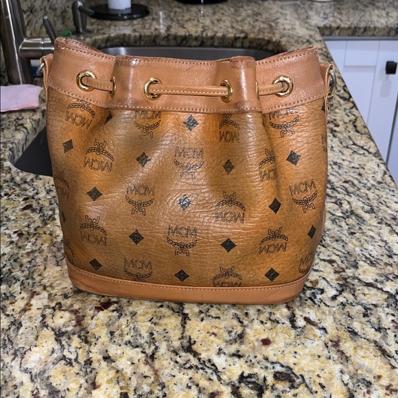 GUC Authentic Vintage MCM Heritage Visetos Monogram Drawstring Bucket Crossbody - Picture 2 of 8